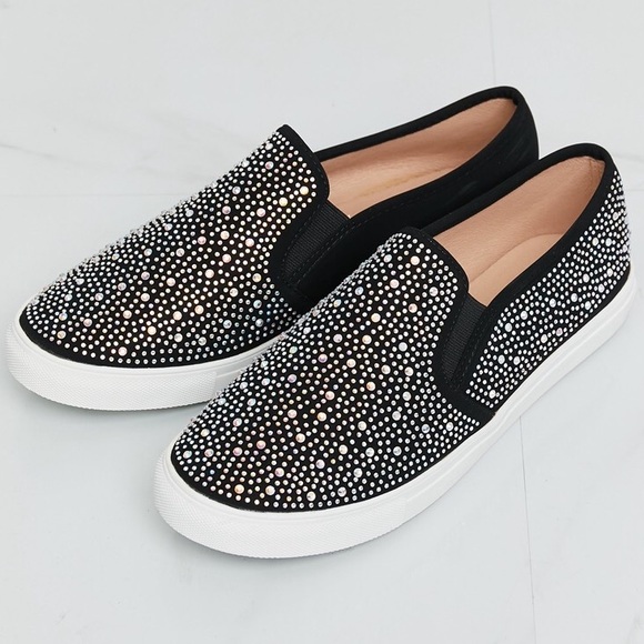 Forever Link Rhinestone Round Toe Black Slip-On Shoes - Picture 5 of 7